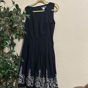 Elegant Navy Dress with White Embroidery